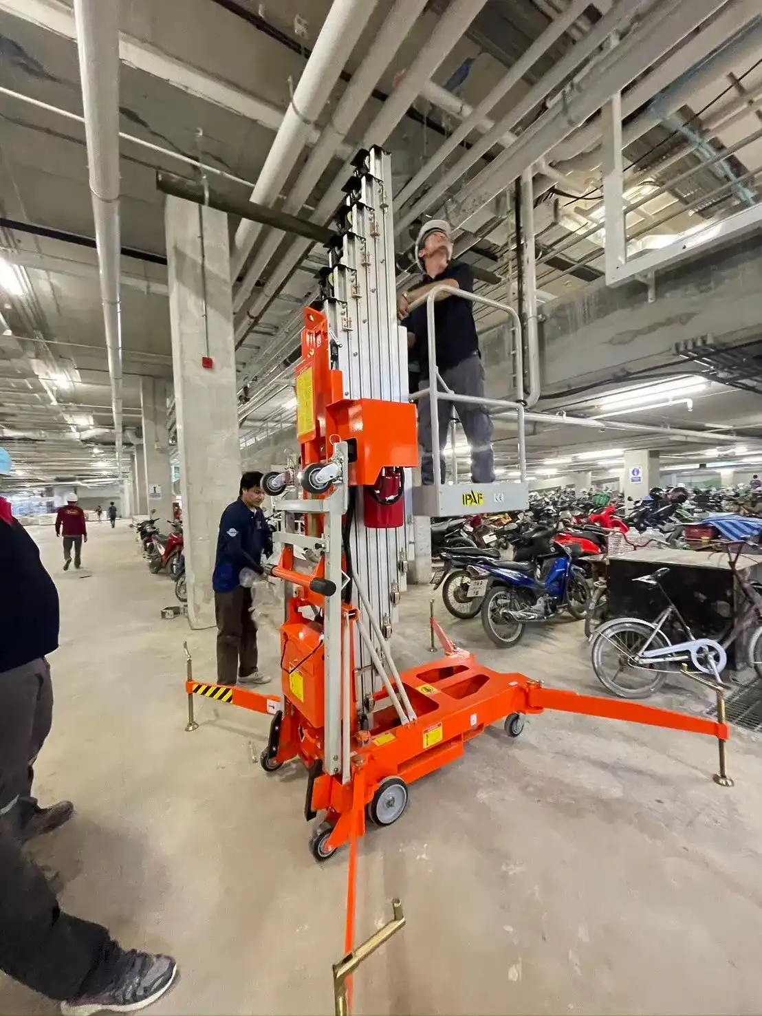 รถกระเช้าส่วนบุคคล ห้าง